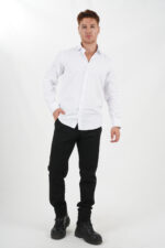 weißes Hemd mit schwarzer Hose Pantello