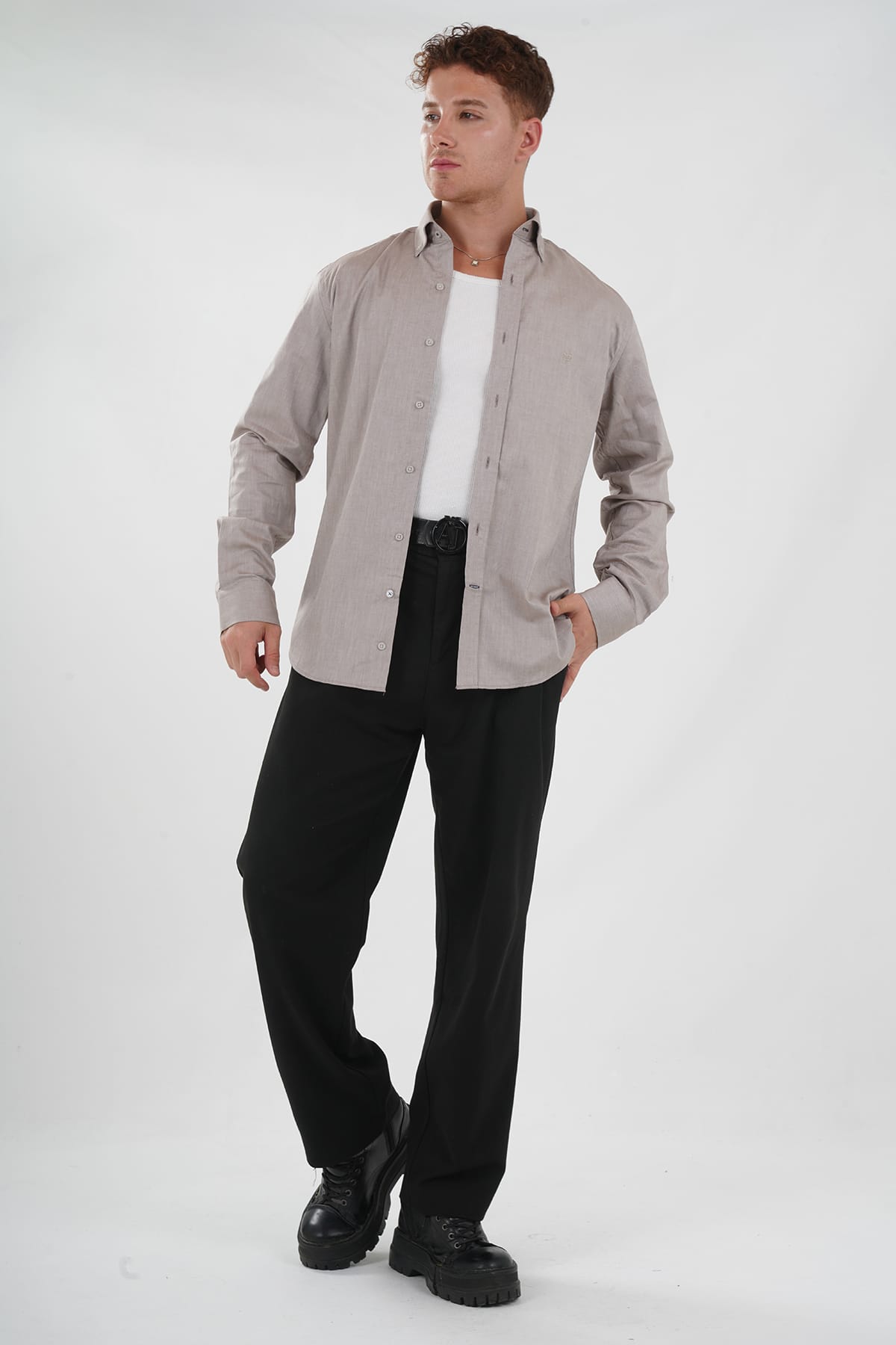 Taupe Hemd offen mit weißem Untershirt Baumwolle Pantello