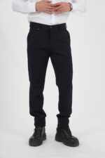 Dunkelblaue Chino Hose vorderansicht