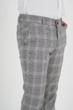 dunkle graue gemusterte Hose