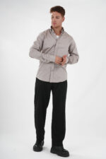 Taupe Hemd über Hose